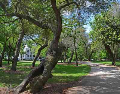 14830+Innerarity+Point+Rd-driveway_01.jpg:  