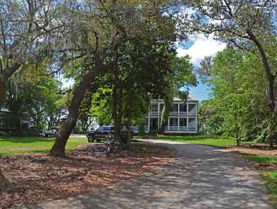 14830+Innerarity+Point+Rd-driveway_02.jpg:  