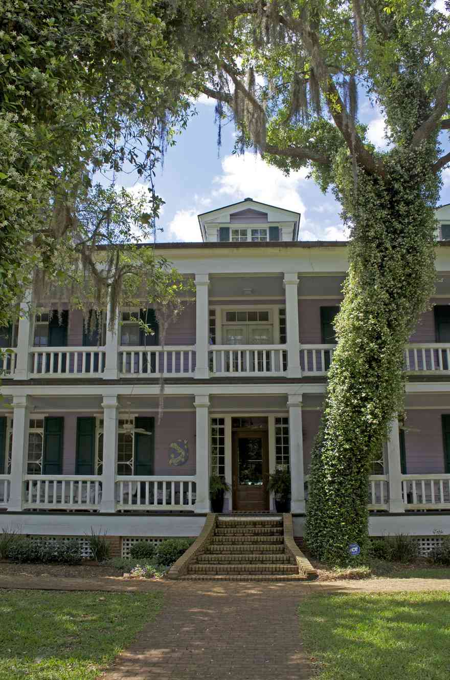 14830+Innerarity+Point+Rd-facade_01.jpg:  