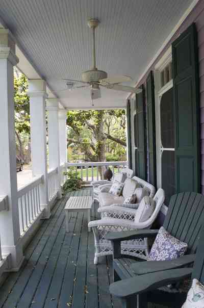 14830+Innerarity+Point+Rd-front+porch_01.jpg:  