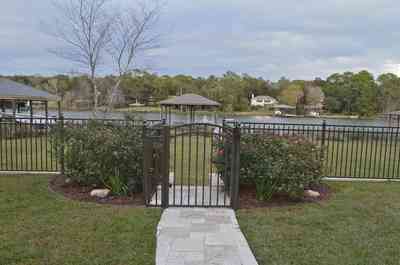 274+severin+dr-bayou+gate_02.jpg:  