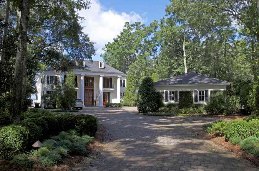 319+Woodbridge+Dr-facade.jpg:  