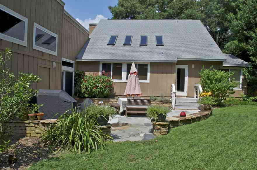 409+Montrose+Blvd-backyard_01.jpg:  , 