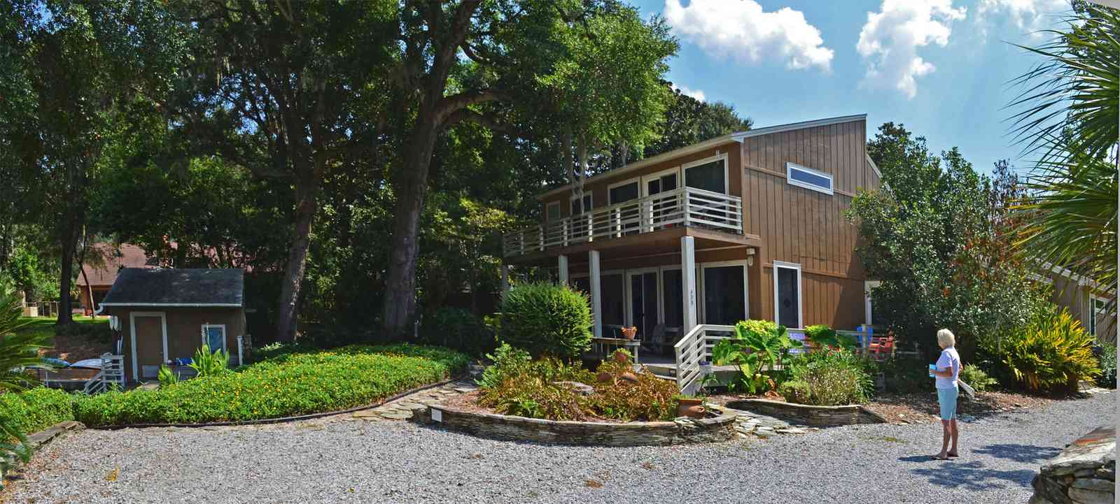 409+Montrose+Blvd-facade_01.jpg:  flagstone, fieldstone, oak tree, , 
