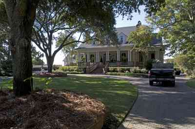 441+Village+Dr-facade_01.jpg:  