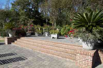 441+Village+Dr-patio_02..jpg:  