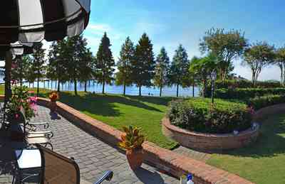 441+Village+Dr-patio_04.jpg:  