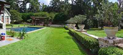 5564+Lakewood+Dr-backyard_01.jpg:  