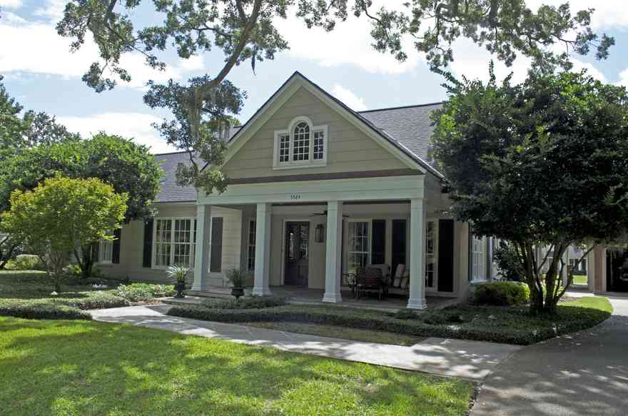 5564+Lakewood+Dr-facade.jpg:  