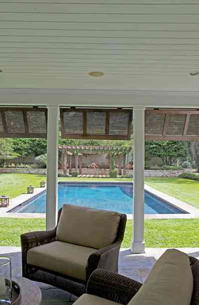 5564+Lakewood+Dr-patio_01.jpg:  