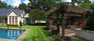 5564+Lakewood+Dr-trellis_01.jpg:  