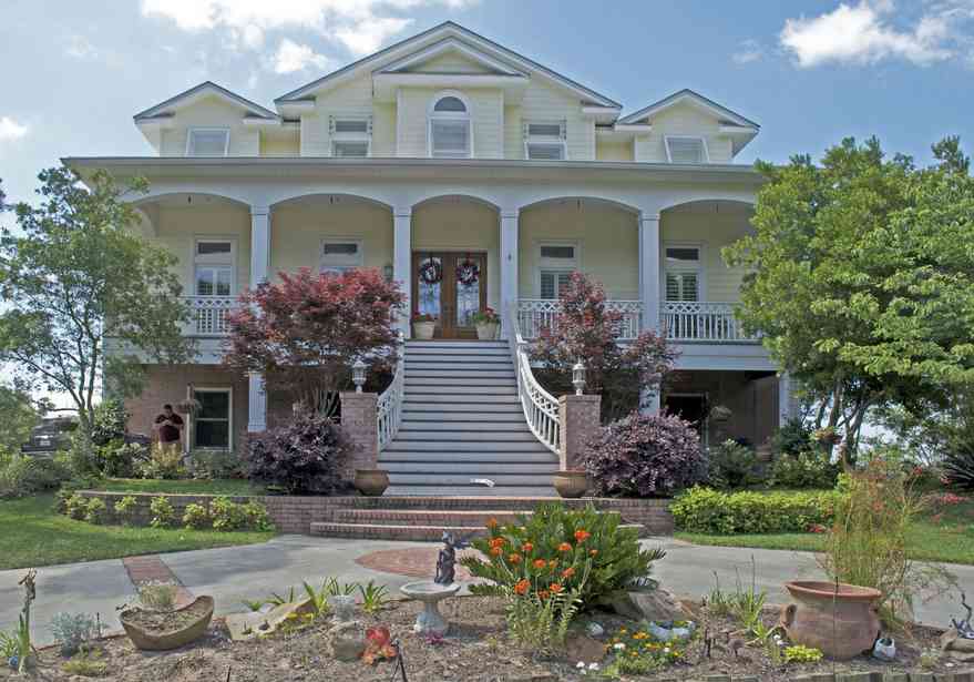 5850+Innerarity+Point+Rd-front+yard_03.jpg:  