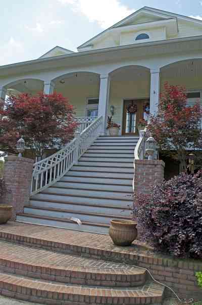 5850+Innerarity+Point+Rd-frontyard_02.jpg:  