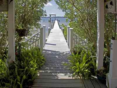 5850+Innerarity-backyard_01.jpg:  