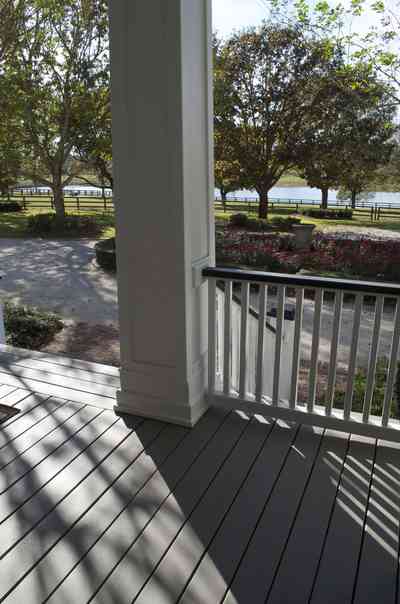 7660+Dairy+Rd-front+porch_03.jpg:  