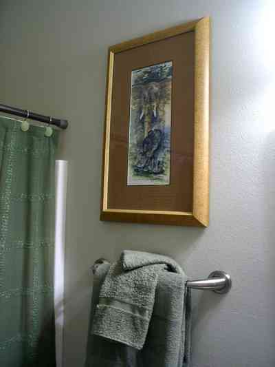 Aragon:-591-Aragon-Street_27.jpg:  bathroom, towels, painting