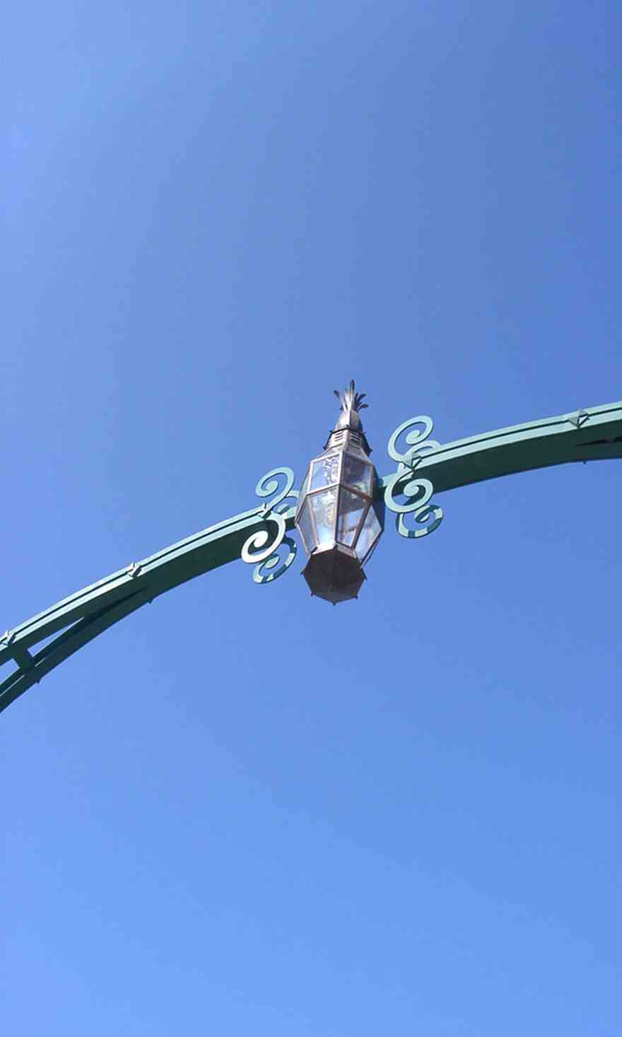 Aragon:-Gateway-Arch_01.jpg:  arch, carriage light, archway, gateway