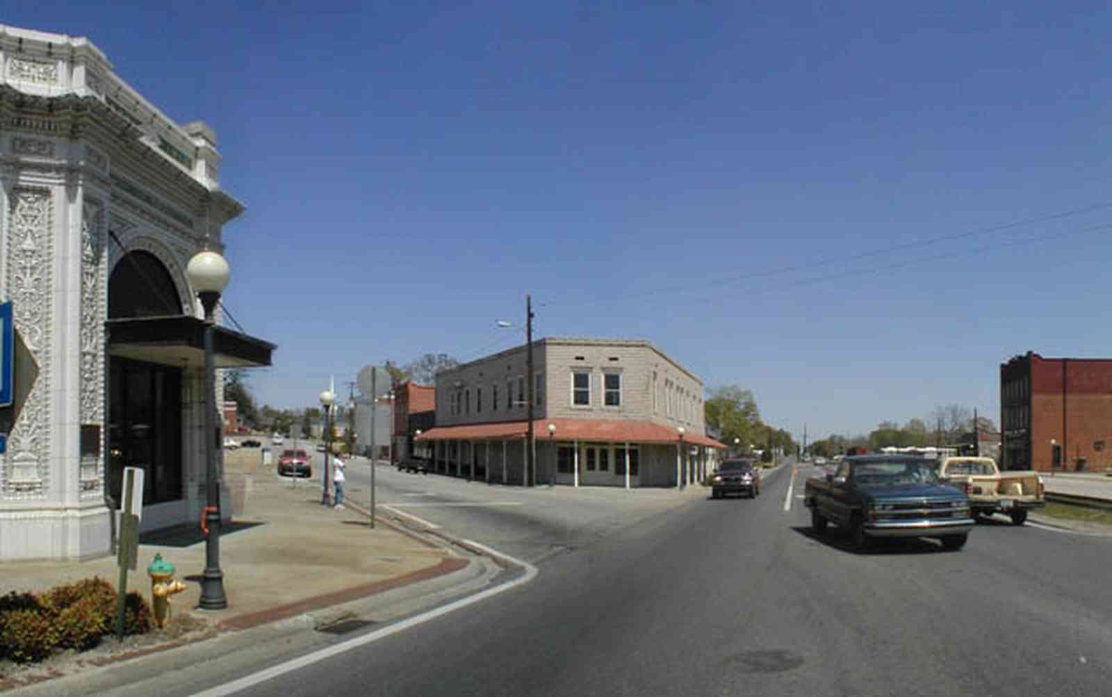 Brewton:-Downtown_05.jpg:  store front facades, railroad tracks, main street america, 1920's architecture, midwestern architecture, bank, alabama, lumber town