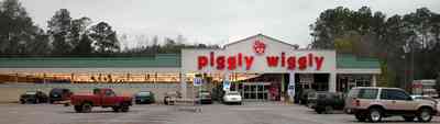 Century:-Piggly-Wiggly-Supermarket_02.jpg Century:-Piggly-Wiggly-Supermarket_02.jpg: grocery store, green roof, parking lot