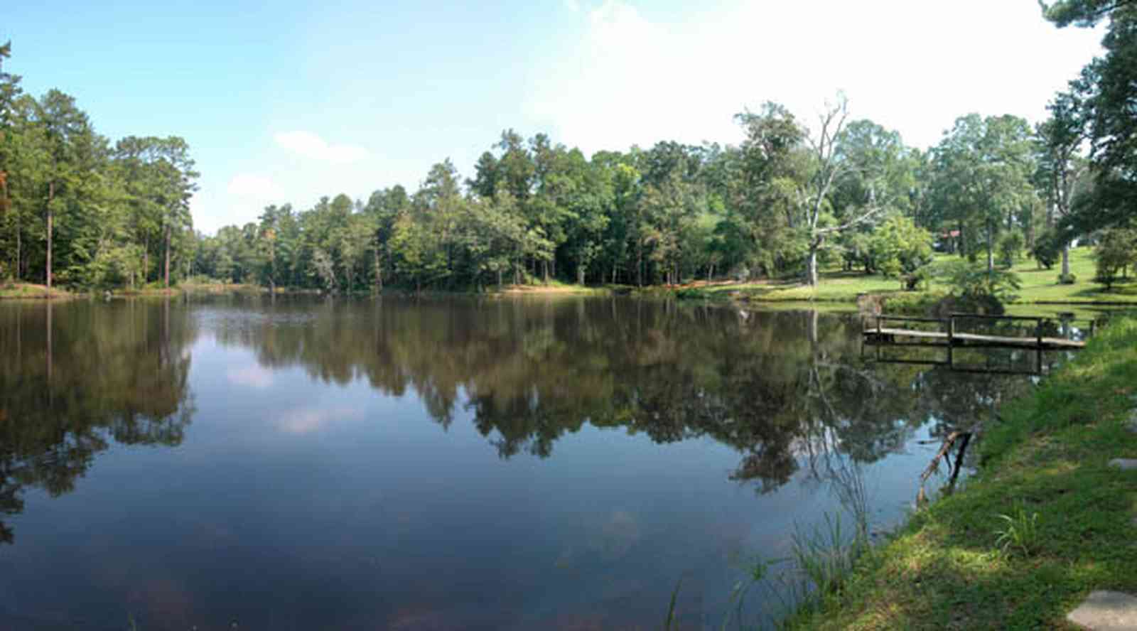 Century:-Tannenheim_30a.jpg:  lake, pond, estate, pier, oak trees, spring water, spillway, dam