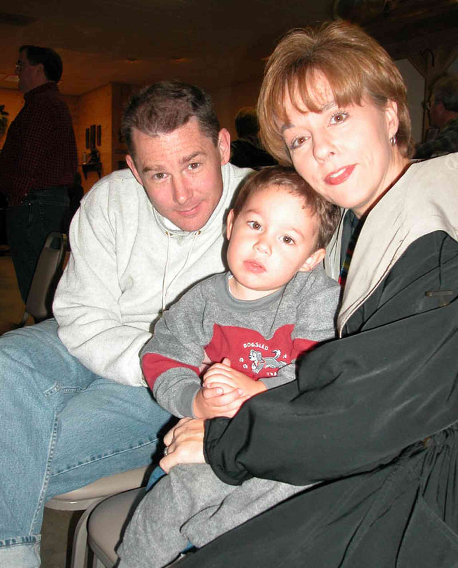 Chumuckla:-Farmers-Opry_14.jpg:  john michael roush, tom roush, shari roush, dinner, country style dining, buffet line, dance hall, music, country music