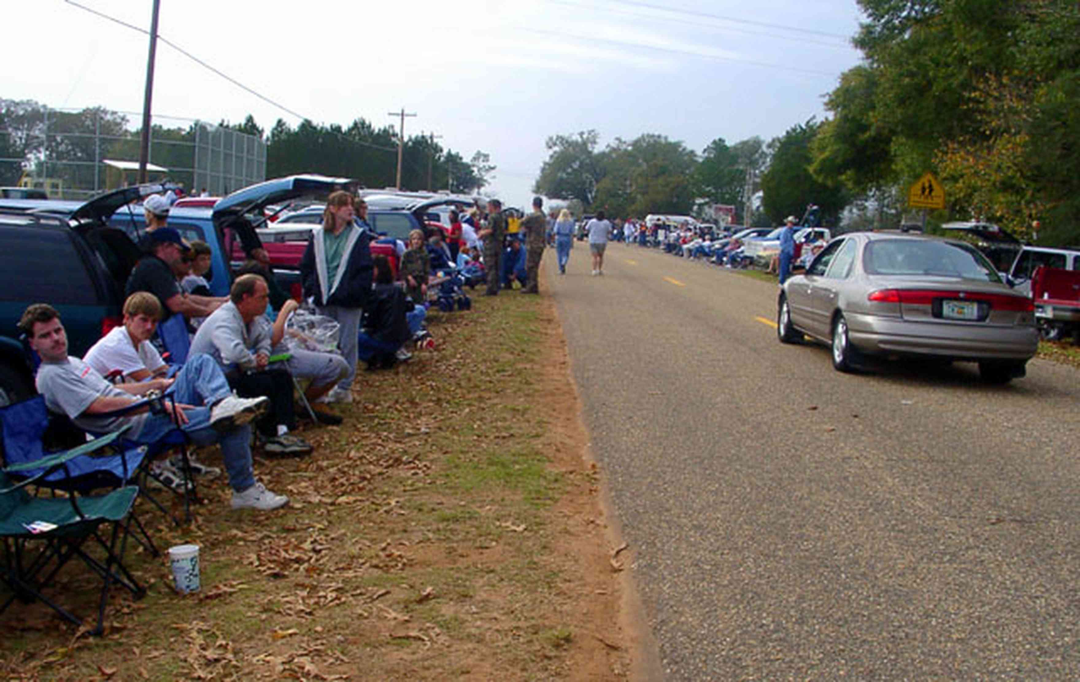 Chumuckla:-Hwy-182_01.jpg:  christmas parade, rural highway, redneck