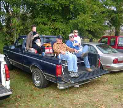 Chumuckla:-Hwy-182_02.jpg:  parade, tailgate party