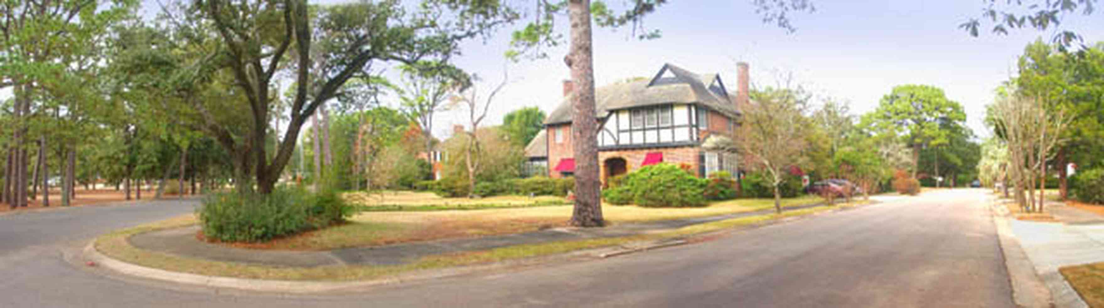 East-Hill:-2020-East-Mallory-Street_01.jpg:  bayview park, english tudor house, east hill