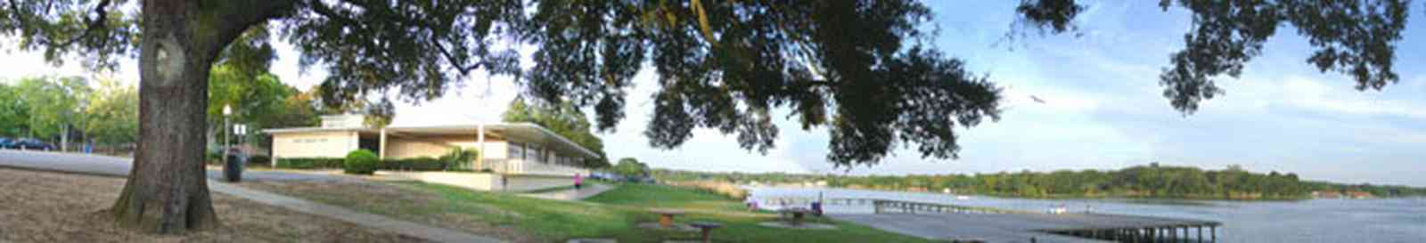 East-Hill:-Bayview-Park_01.jpg:  park, oak tree, bayou texar, escambia county park, dock, pier