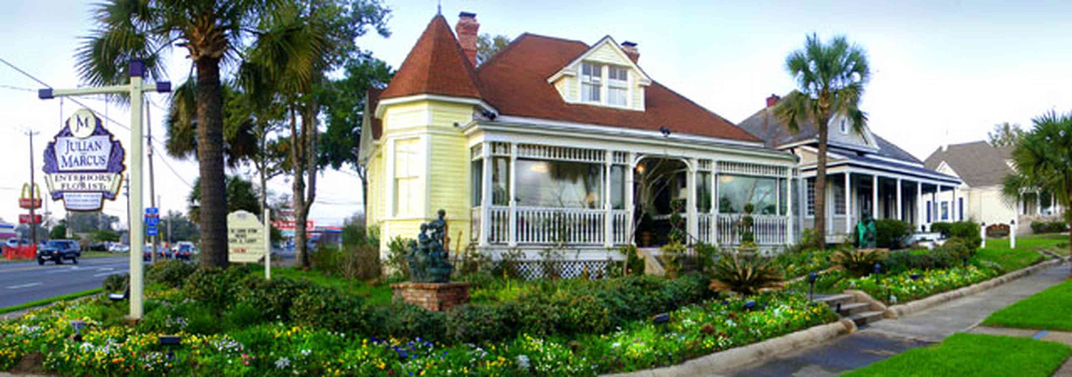 East-Hill:-Julian-Marcus-Shop_01.jpg:  victorian house, antique shop, turret, gingerbread, palm tree