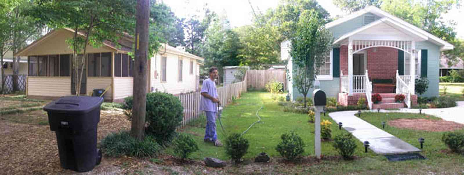 East-Pensacola-Heights:-3008-Strong-Street_01.jpg:  cottage, picket fence, ornamentation, oak tree, bannister, shutters