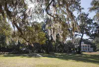 eden+gardens+state+park-house+_26_+oak+trees_04.jpg:  