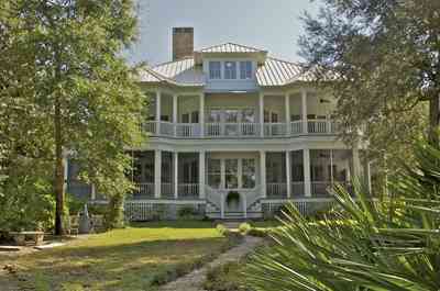 fishbein-back+facade_01.jpg:  