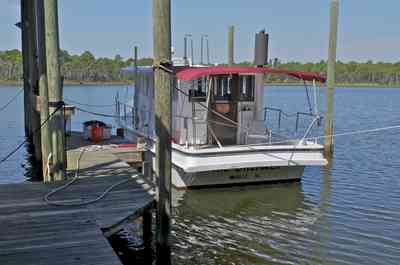 fishbein-boat+house_02.jpg:  