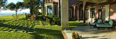 gulf+breeze-111+shoreline-patio_01a.jpg:  