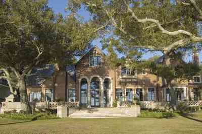 gulf+breeze-111+shoreline-patio_06.jpg:  , 