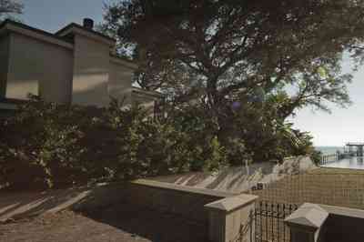 gulf+breeze-111+shoreline-south+side_01.jpg:  , 