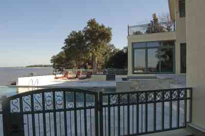 gulf+breeze-peake_27_s+point-couch+dreams-back+patio-gate_02.jpg:  