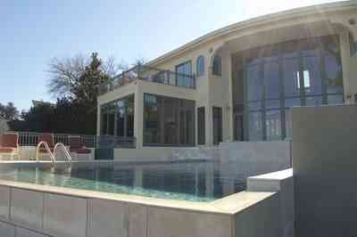 gulf+breeze-peake_27_s+point-couch+dreams-back+patio_04.jpg:  