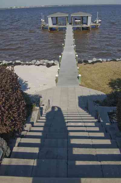 gulf+breeze-peake_27_s+point-couch+dreams-bay+view_01.jpg:  