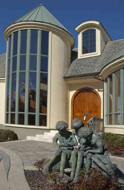 gulf+breeze-peake_27_s+point-couch+dreams-facade_02.jpg:  