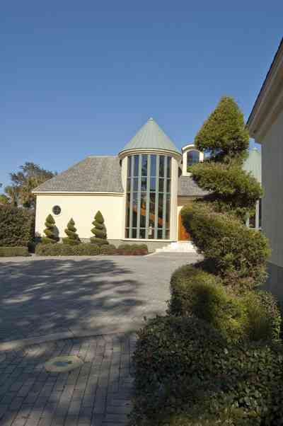 gulf+breeze-peake_27_s+point-couch+dreams-facade_05.jpg:  