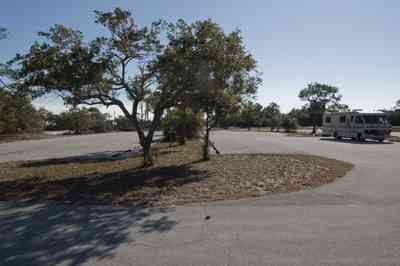 12-31-09+gins+battery+worth+picnic+area-parking.jpg:  