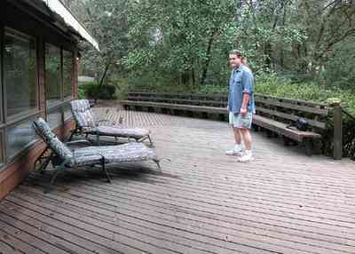 Gulf-Breeze:-9753-Quail-Hollow-Blvd_03.jpg:  swimming pool, deck, steps, oak trees, wood, cul de sac