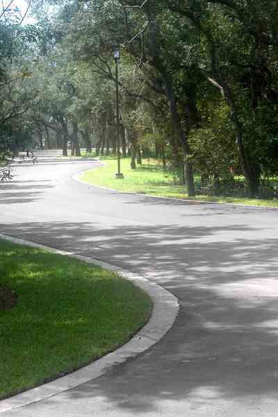 Gulf-Breeze:-Peakes-Point_01.jpg:  winding road, bayshore, development, oak trees, pensacola bay