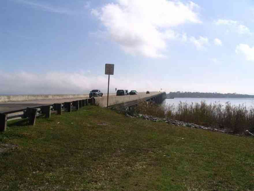 Lillian-Bridge_01.jpg:  tom roush feb. 3, 2006