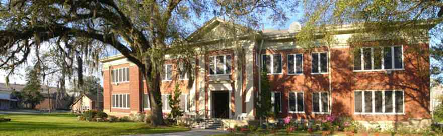 Milton:-Canal-Street-School_02.jpg:  school building, school, red brick schoolhouse, oak tree