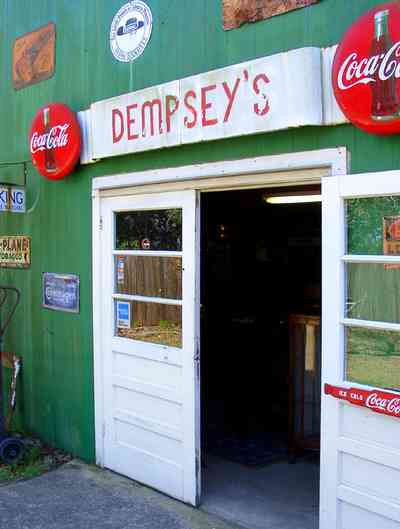 Milton:-Dempsey-Antiques_03.jpg:  old county jail, art deco architecture, pediment, cornice