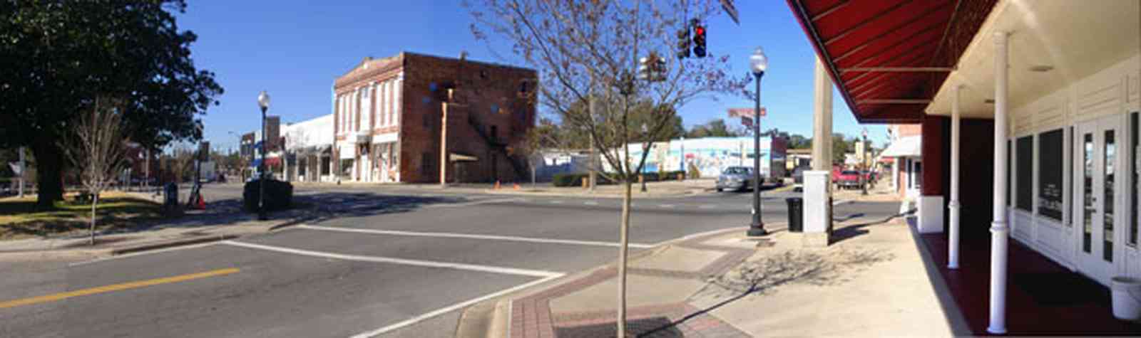 Milton:-Main-Street_02.jpg:  downtown, town square, main street, magnolia tree, imogene theater