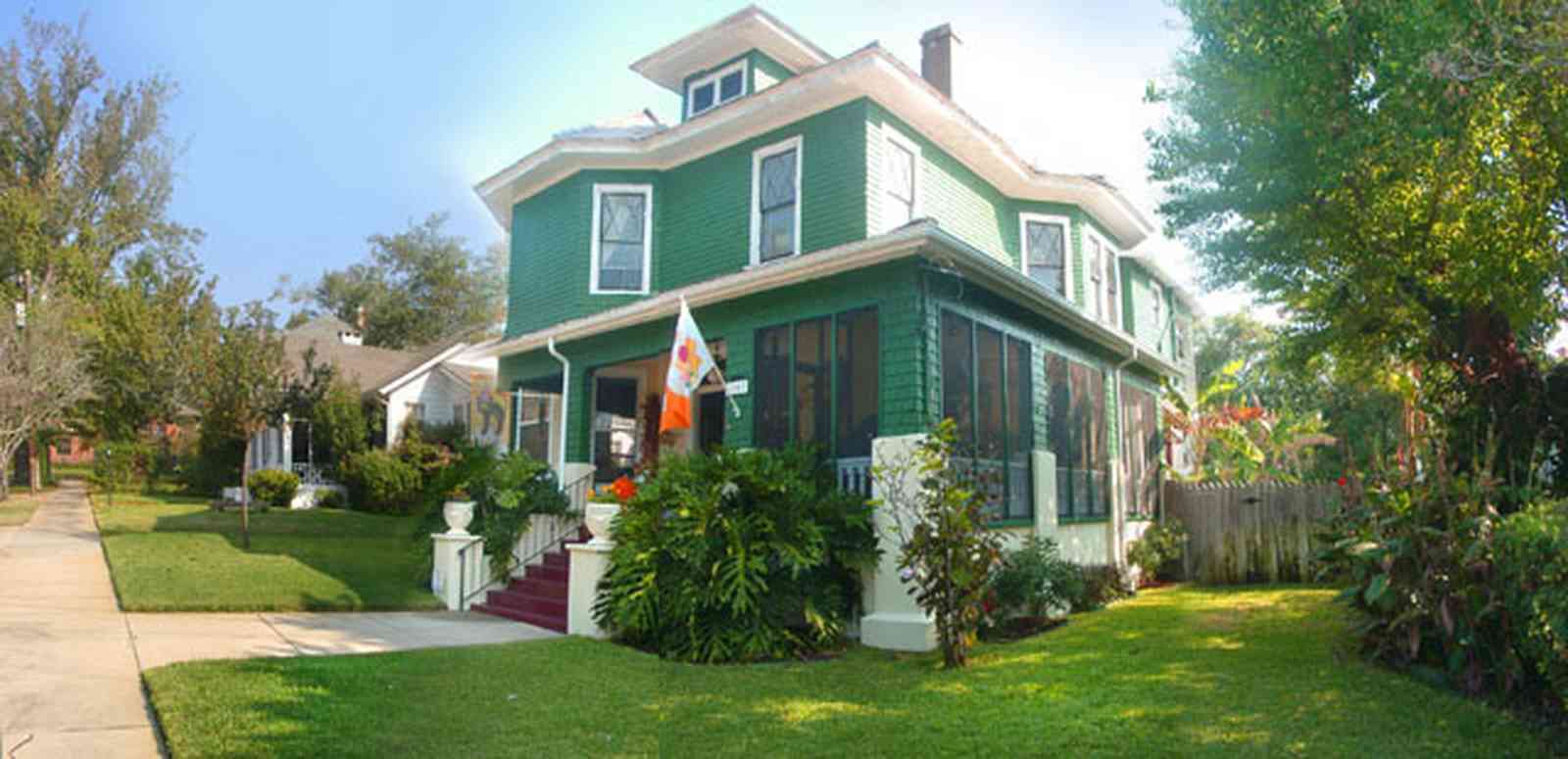 North-Hill:-1008-Reus-Street_SE_05.jpg:  alabama square